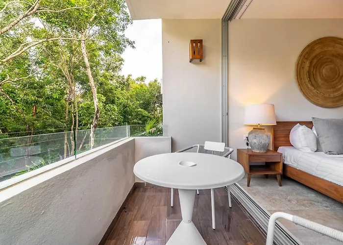 Hébergement de vacances Lux 2br With Jungle Views, Pool, Gym At Nhoa *