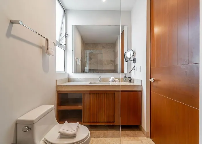 Hébergement de vacances Lux 2br With Jungle Views, Pool, Gym At Nhoa