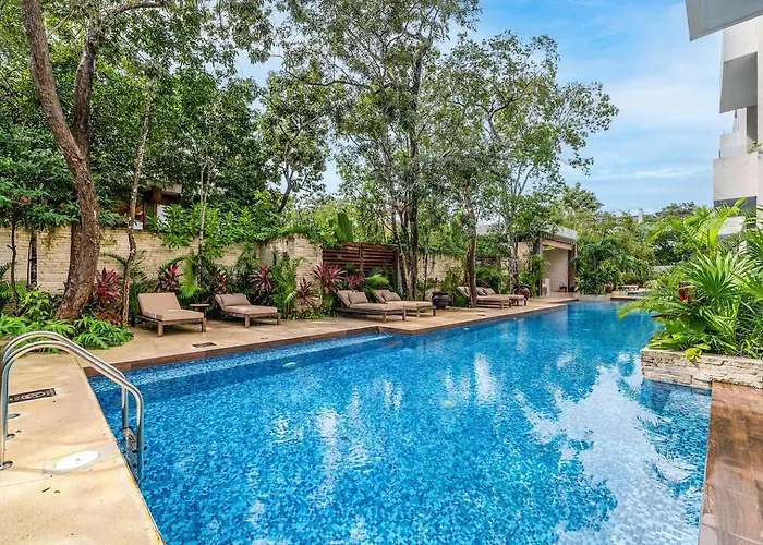 Hébergement de vacances Lux 2br With Jungle Views, Pool, Gym At Nhoa