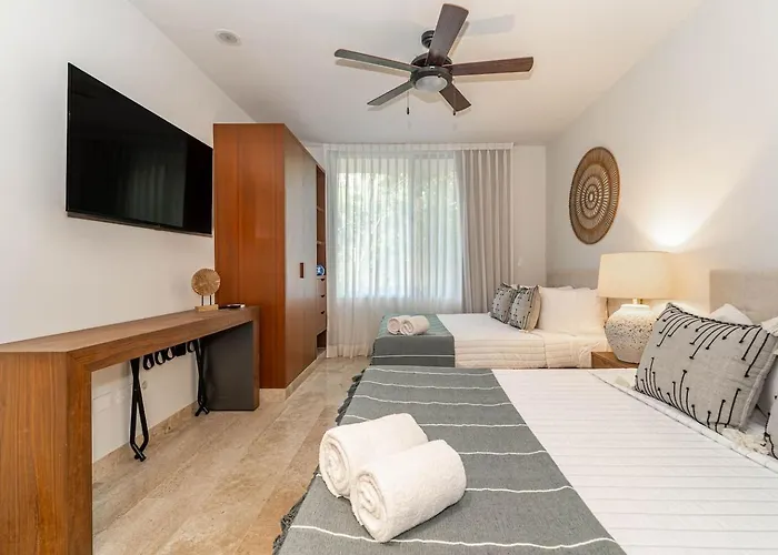 Lux 2br With Jungle Views, Pool, Gym At Nhoa *