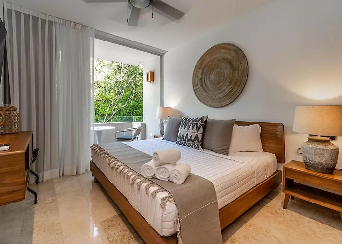 Hébergement de vacances Lux 2br With Jungle Views, Pool, Gym At Nhoa *